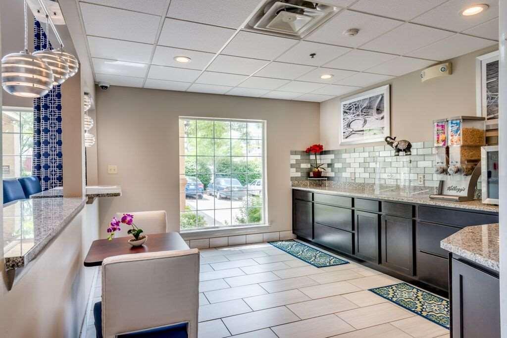 Guesthouse Inn&Suites Lexington Extérieur photo