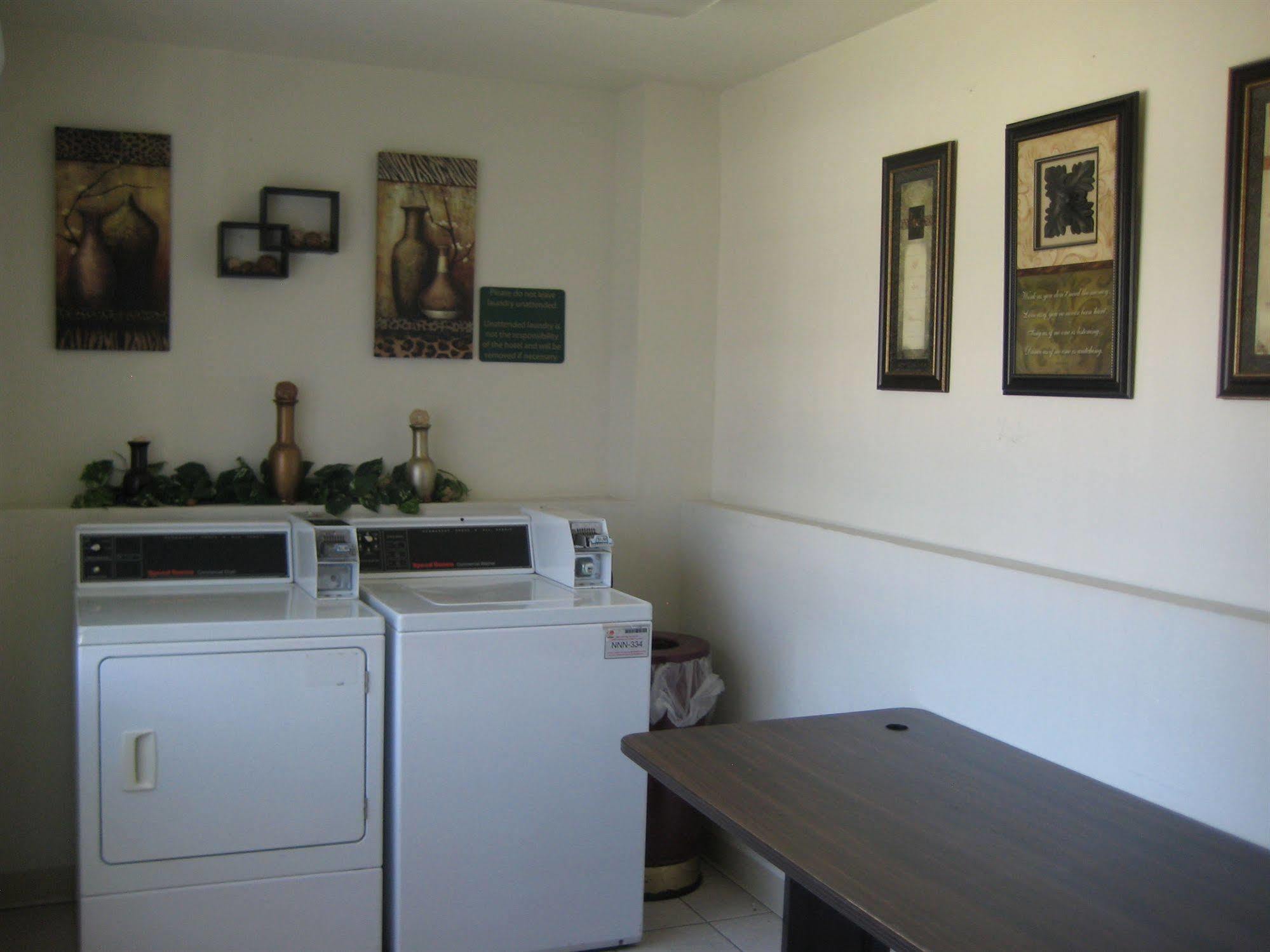Guesthouse Inn&Suites Lexington Extérieur photo