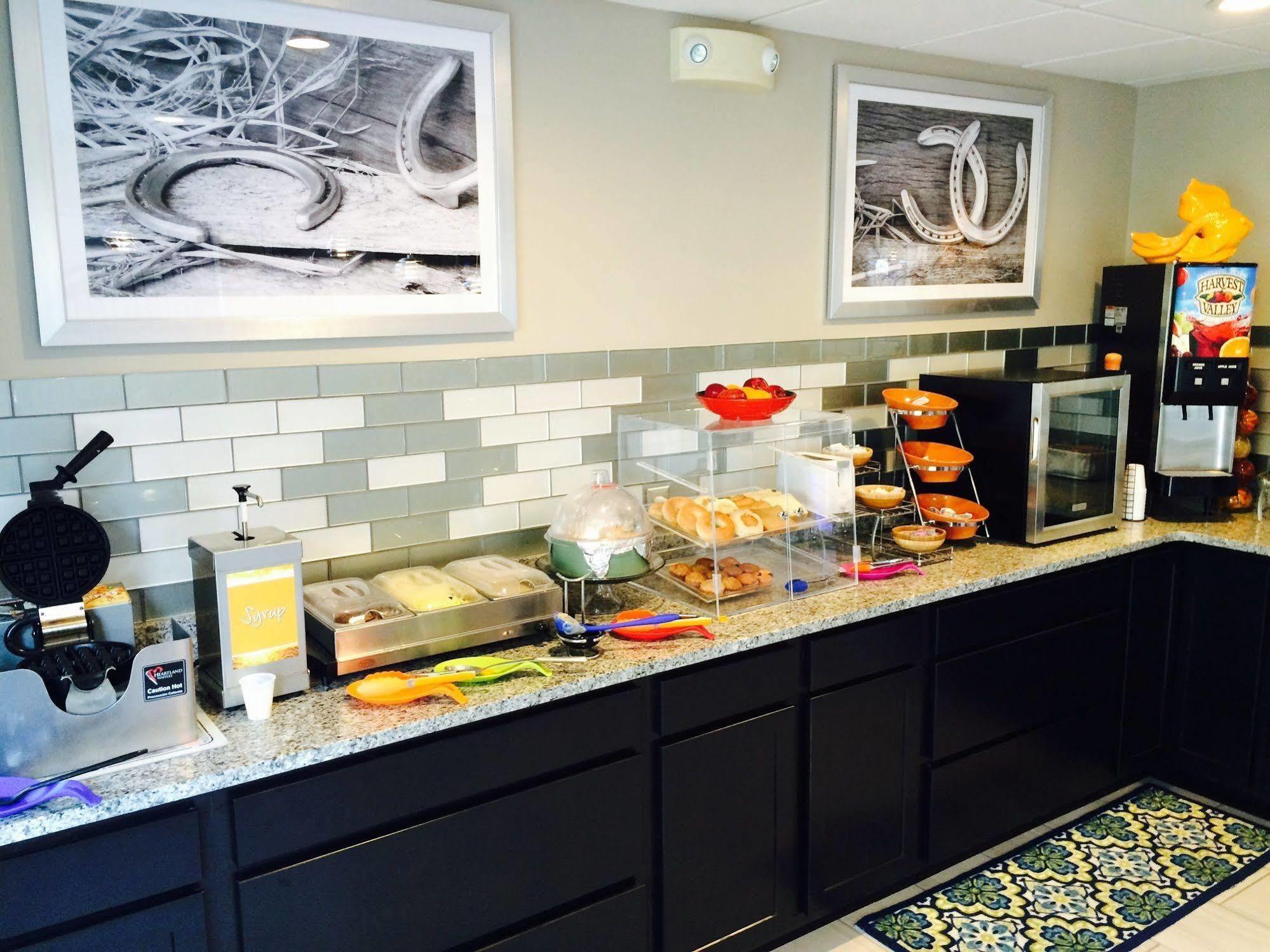 Guesthouse Inn&Suites Lexington Extérieur photo
