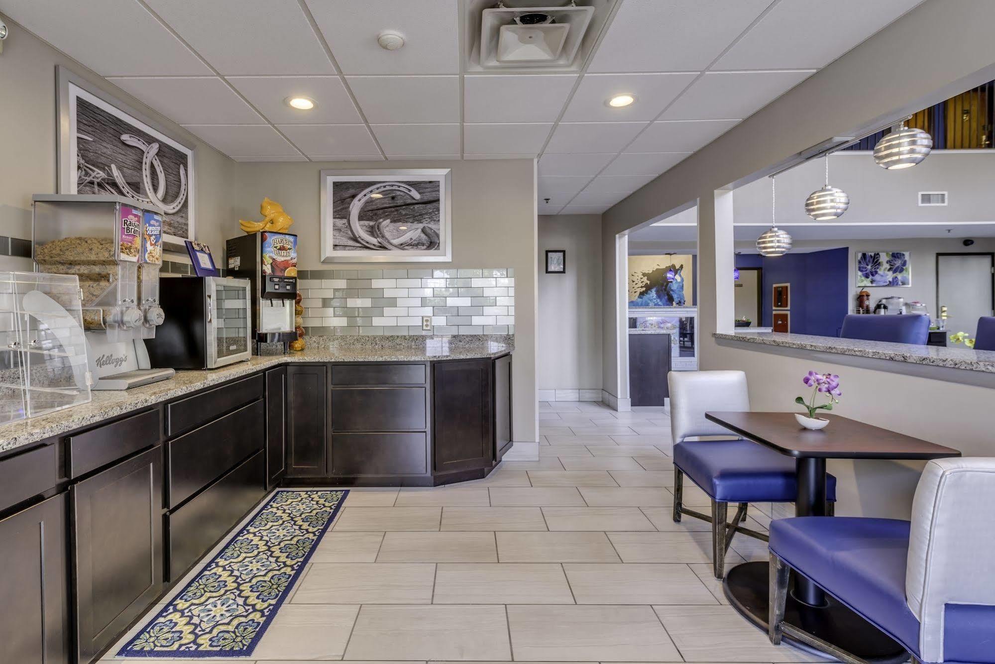 Guesthouse Inn&Suites Lexington Extérieur photo